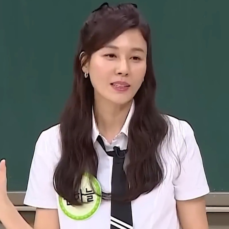 촬영 쉬는 시간마다 피고 오는 여배우.mp4