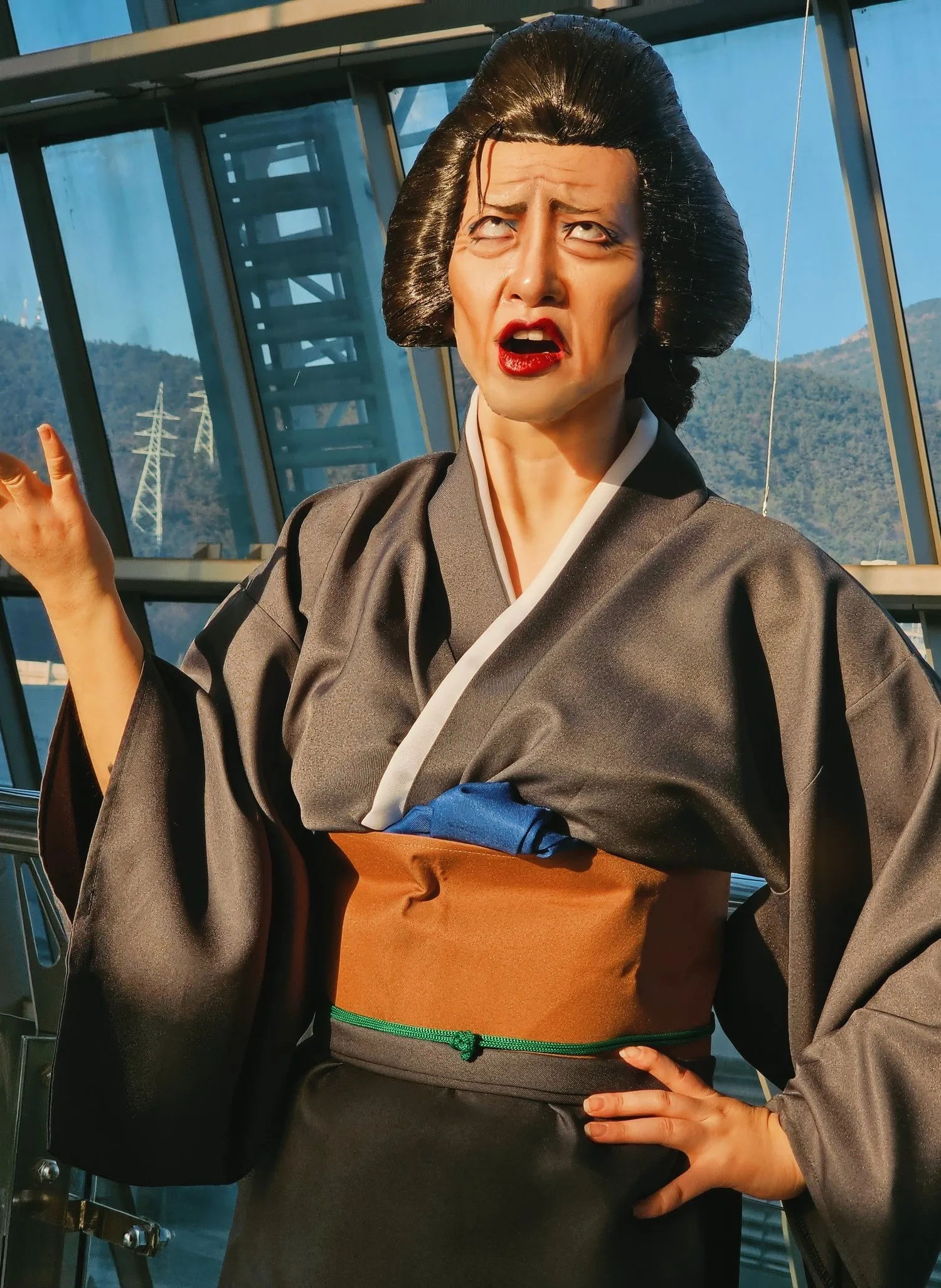 괴도키드가 변장하면 못알아보는 이유.jpg