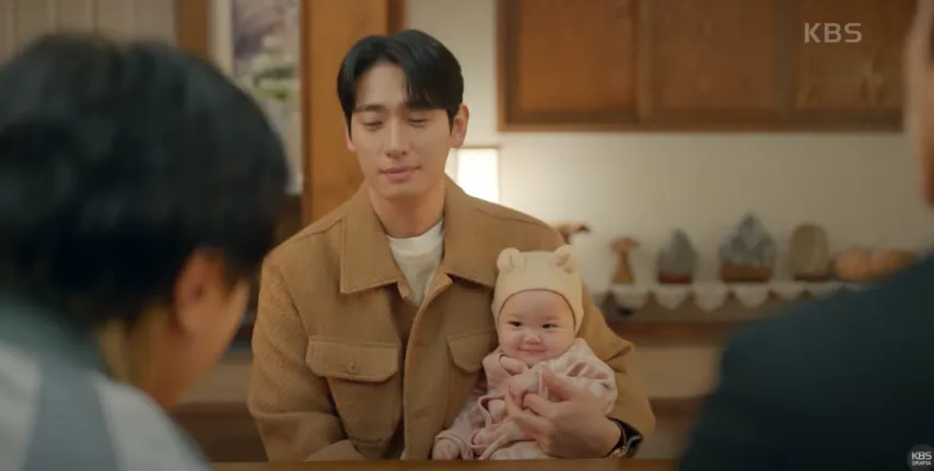 드라마인데 연기 아니고 찐으로 귀여워 하는것 같음