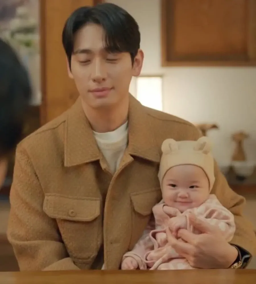 드라마인데 연기 아니고 찐으로 귀여워 하는것 같음