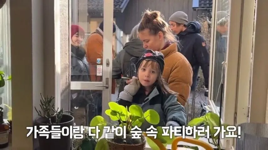 일본 갔다온 스웨덴 시누이가 자랑스럽게 보여준 후기짤들