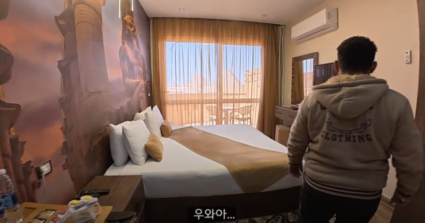 호텔 예약했더니 무덤 뷰 안내해준 직원, 컴플레인 건다 VS 안건다