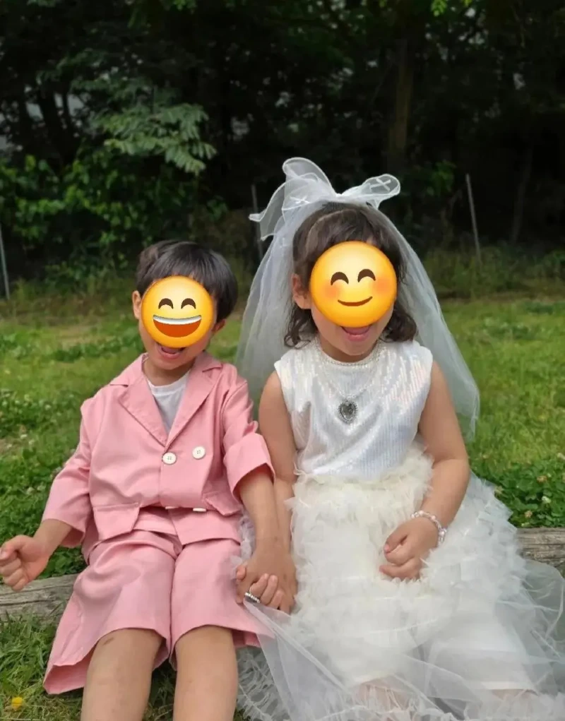 유치원생인 둘째에게 청첩장 받은 분.jpg