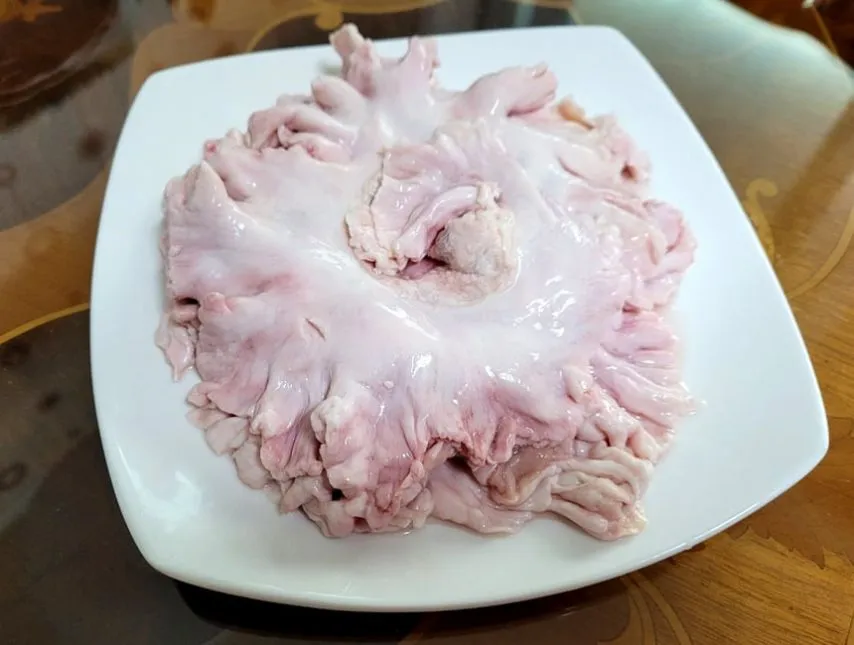 실제로 정육업 하는 사람들도 돈 주고 버린다는 부위.jpg