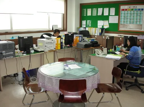 학교 행정실 특징.jpg