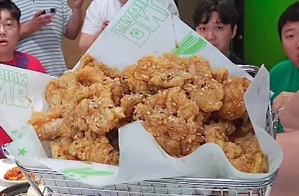 어느 인방 BJ가 이번에 오픈하는 피시방 음식퀄리티 ㄷㄷ