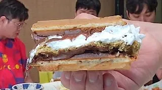 어느 인방 BJ가 이번에 오픈하는 피시방 음식퀄리티 ㄷㄷ