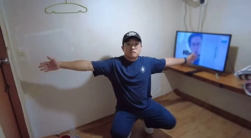 약혐)1만5천원 여인숙 체험한 유튜버.jpg