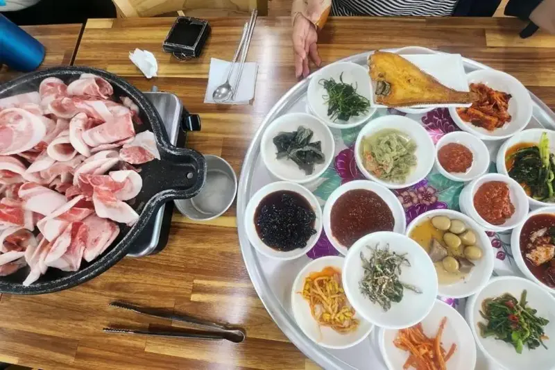 삼겹살 백반 1인분 12,000원 기사식당
