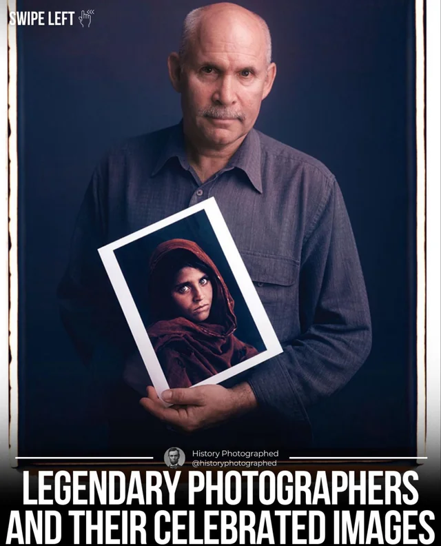 자신의 대표작을 들고 있는 사진작가들.webp