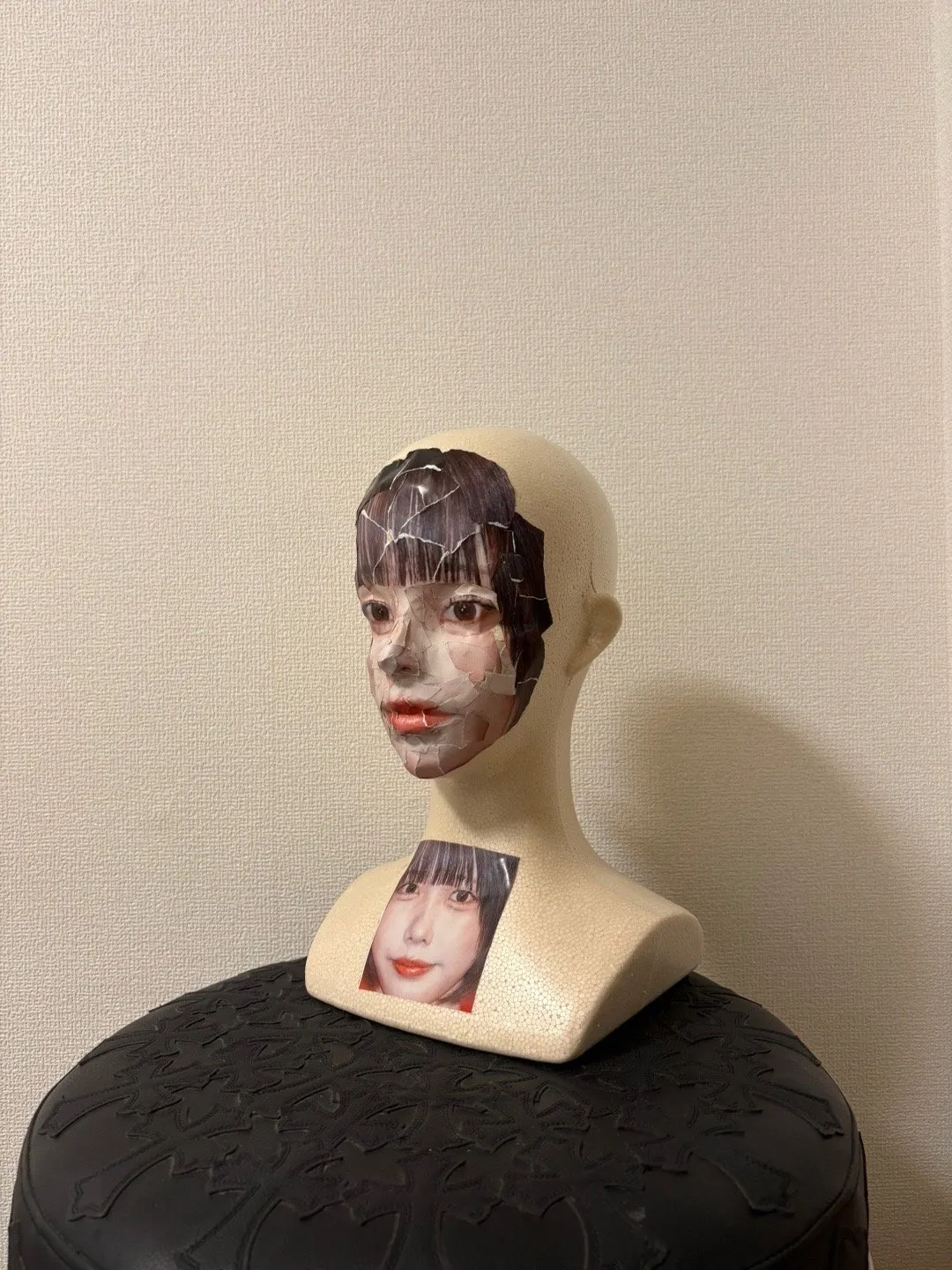 좋아하는 사람이나 좋아하는 연예인을 집에서 매일 만나는 방법을 만든 일본인 . Jpg