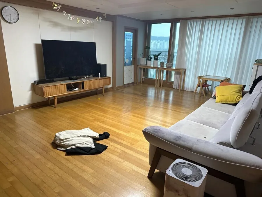 쓰레기 버리러 간 사이 딱 10분만에 일어난 삼형제 작품