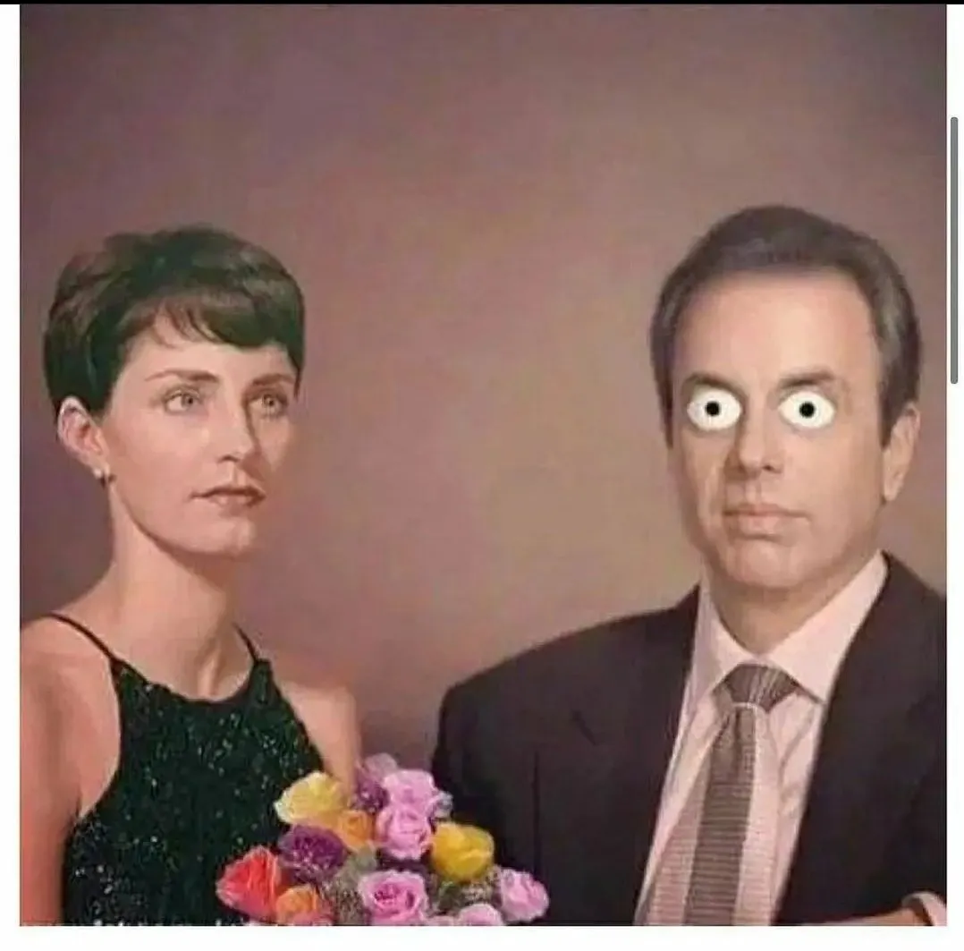 사실 전 안대를 하고 있어요.