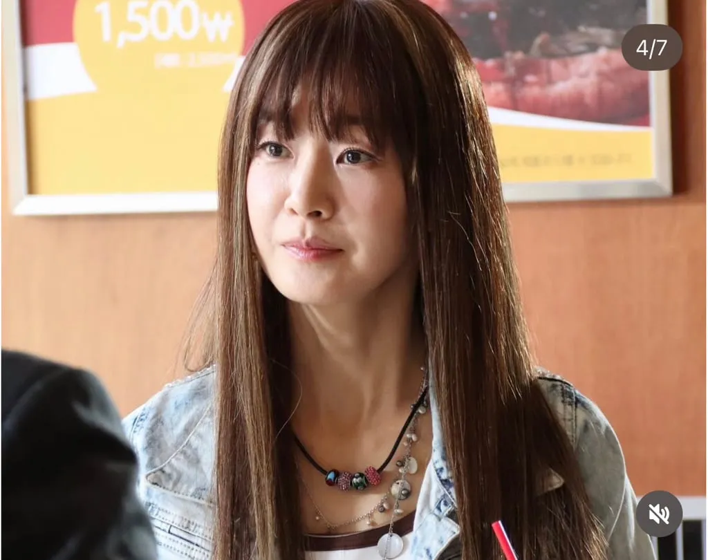 20대처럼 꾸몄다는 올해의 여배우