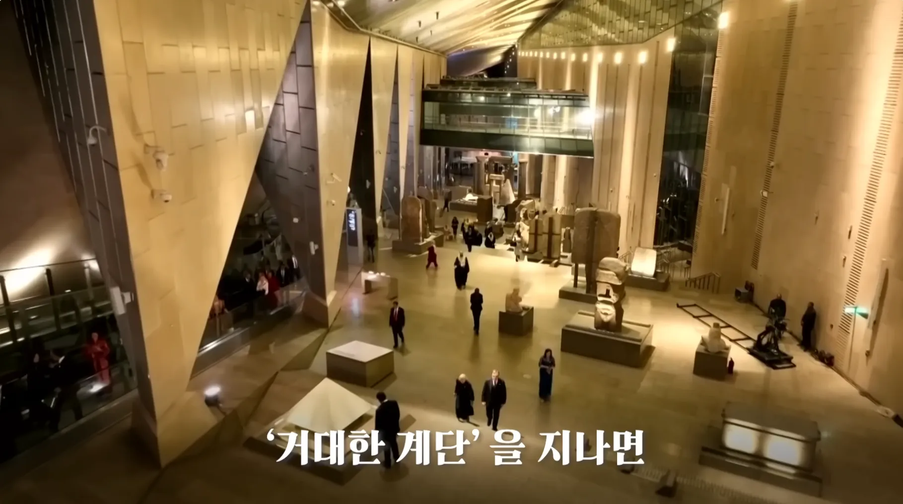다 보려면 70일 걸린다는 이집트 대박물관 민간 공개.jpg