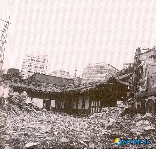 공무원들이 아무 생각없이 밀어버린 문화재