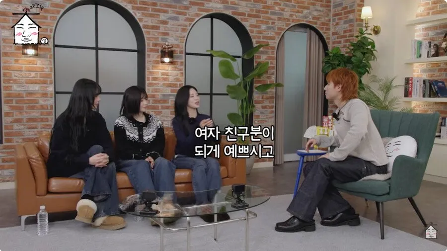 여동생들이 친오빠의 예쁜 여친을 보고 하는 생각.