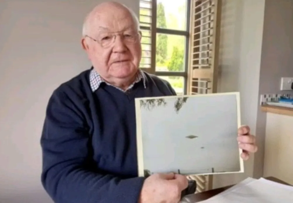 2022년 영국에서 32년만에 공개된 UFO사진