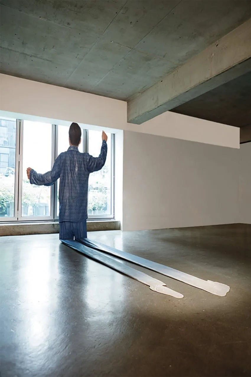 싱글벙글 한국의 한 조각가의 작품.jpg