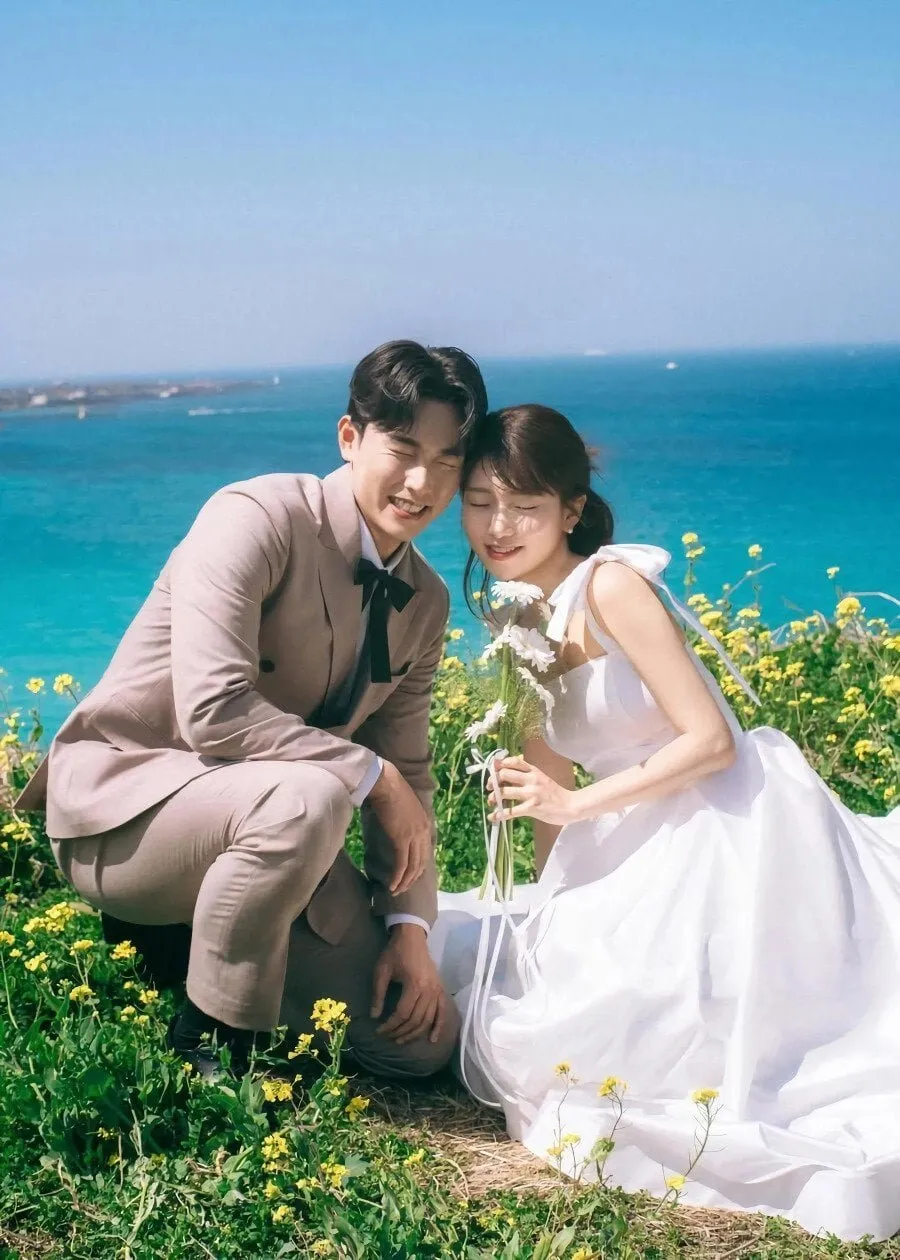 본인 여친과 친구의 결혼 컨셉 사진 찍은 작가.jpg