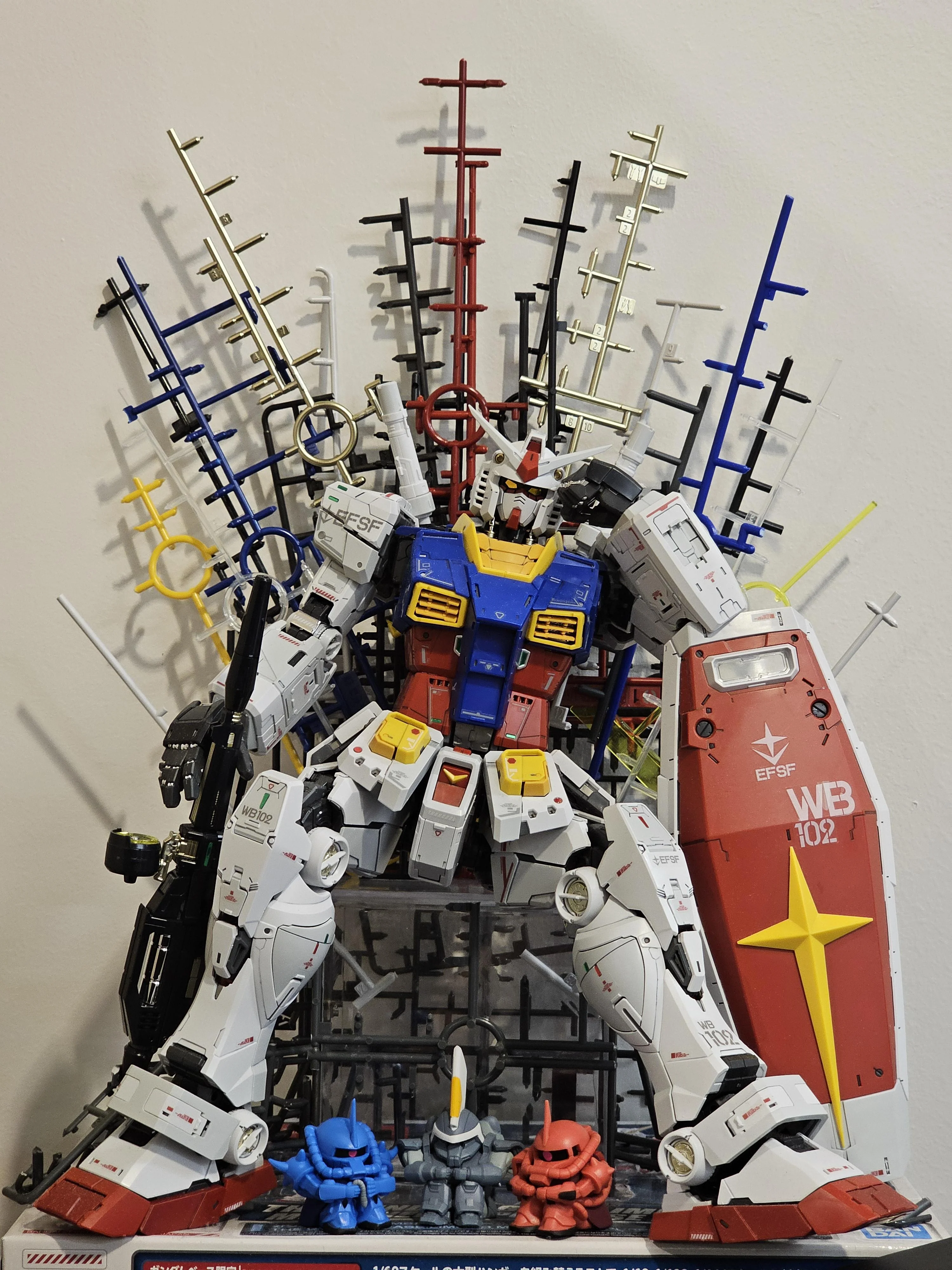 장식장이 없을 때 그럴듯하게 건프라 전시하는 법