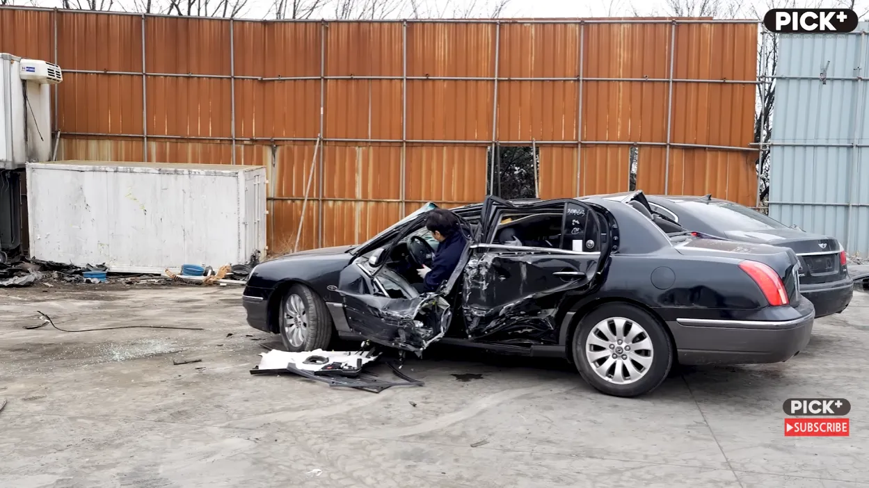 자동차로 미친짓하는 채널 근황.jpg