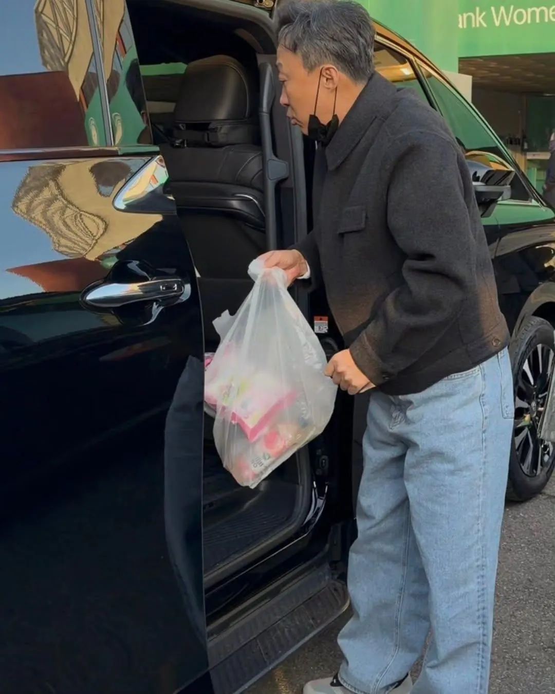 배우 이성민이 팬들을 위해 준비한 역조공.jpg