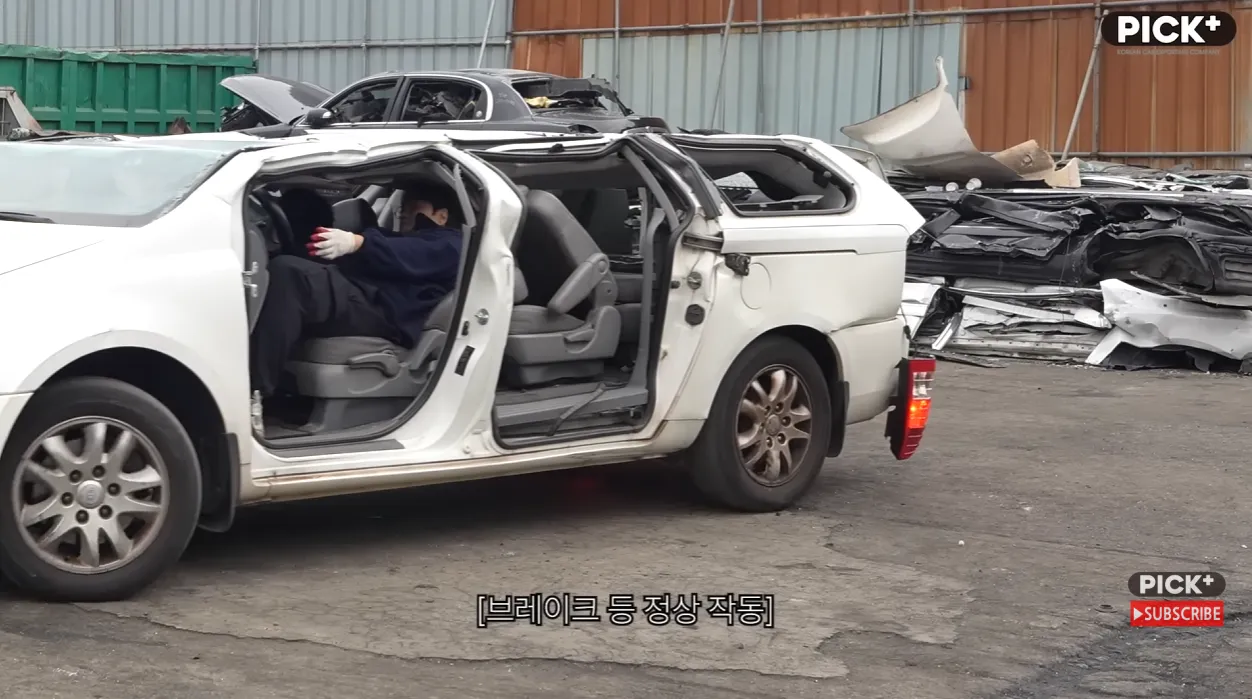 자동차로 미친짓하는 채널 근황.jpg