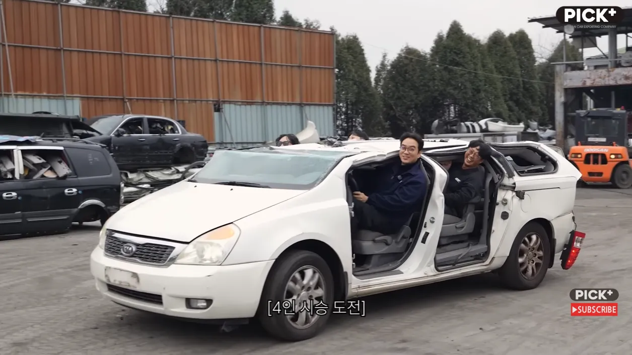 자동차로 미친짓하는 채널 근황.jpg