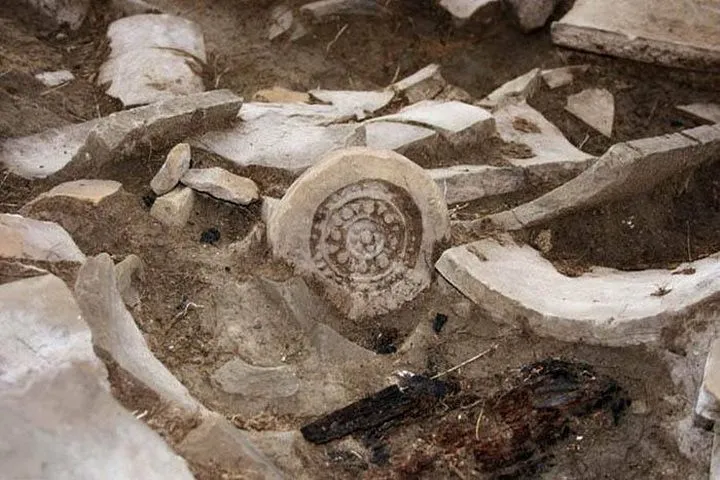 시베리아의 특이한 유적지, 포르 바진.jpg