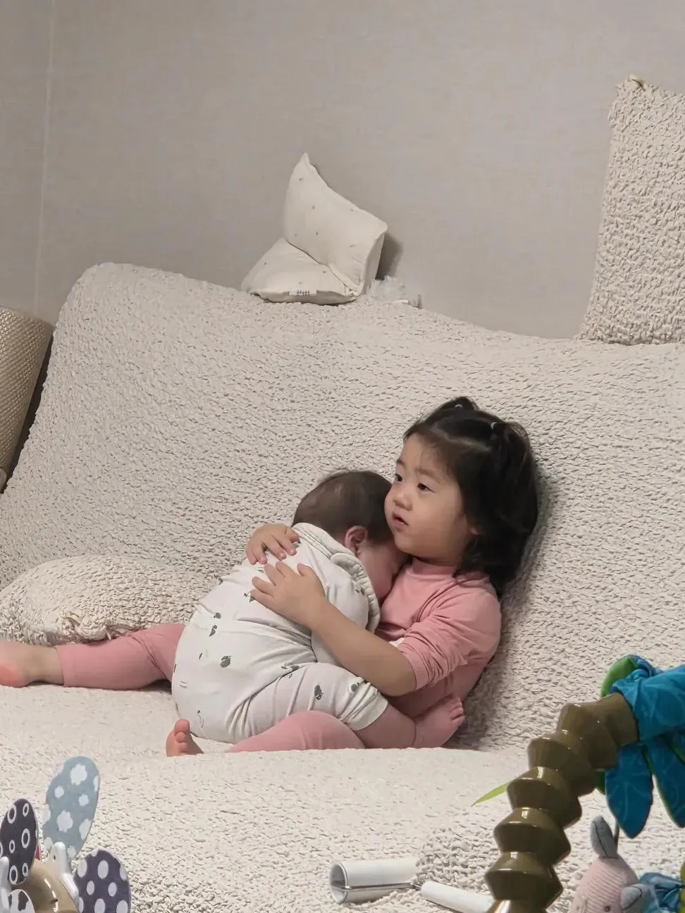 동생달래주는 누나