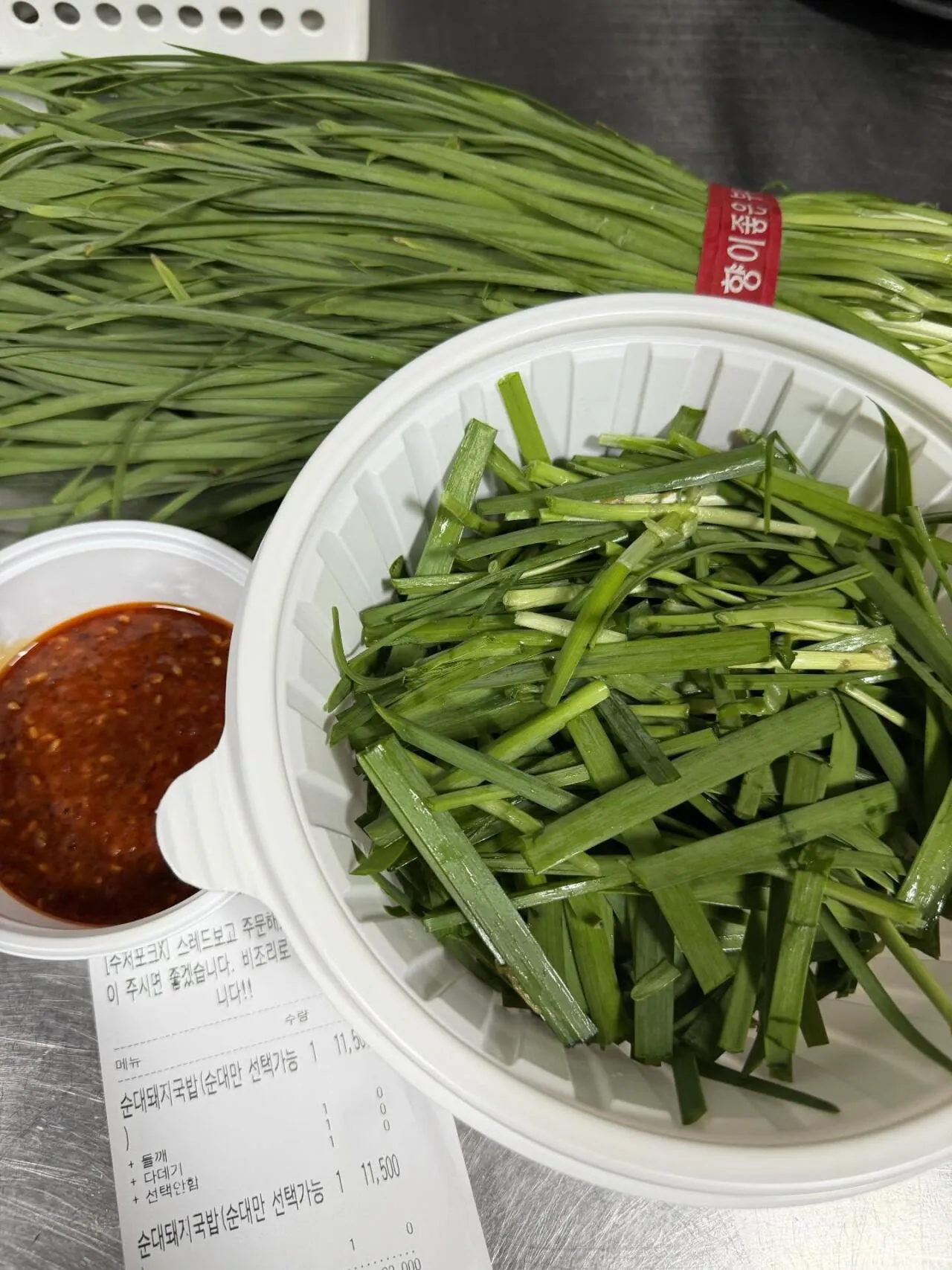 테토남 그 자체 배달 사장님.jpg