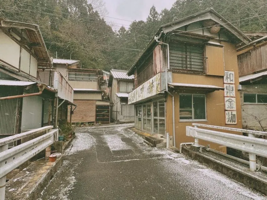 60년 전에서 시간이 멈춘듯한 일본마을.jpg