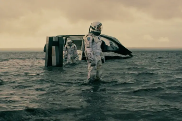 개봉한지 1시간 36분 된 영화.jpg