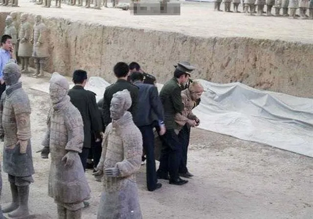 병마용 분장했다가 들킨 독일인