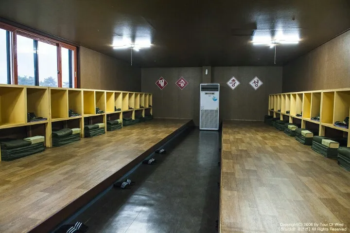 제주도 내무반 게스트 하우스.jpg