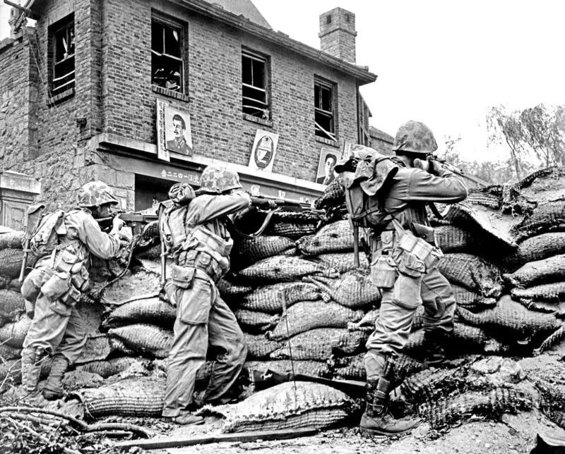 역사학자들이 말하는 한국사 의외의 현실.jpg