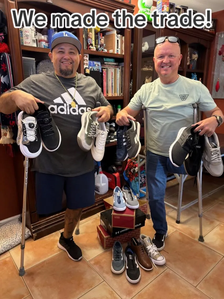 신발을 맞바꾼 두 남자